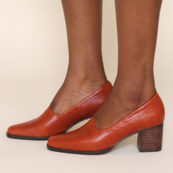 INTENTIONALLY BLANK Peptalk Croc Embossed Leather Pump - Picture 2 of 7